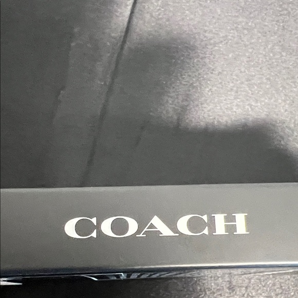 Coach | iPhone 15 Pro Max - Picture 2 of 6